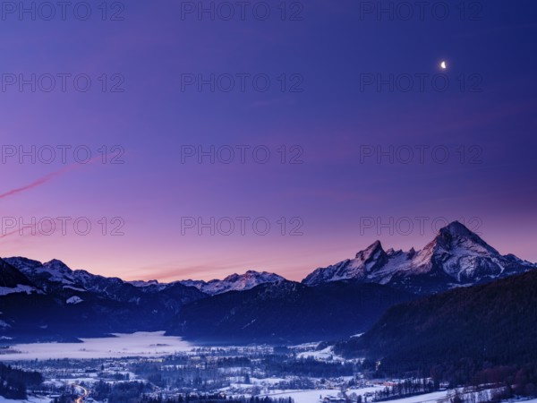 Berchtesgaden basin, behind the Steinernes Meer and Watzmann, dawn, winter landscape,