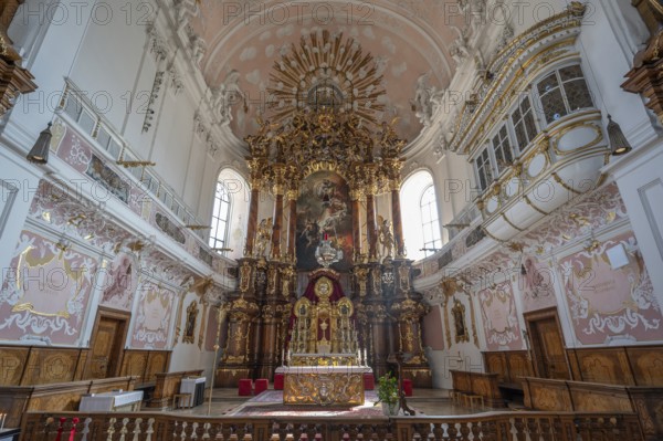 High altar of the Church of the Guardian Angels, built in the 17th century and rebuilt in Baroque