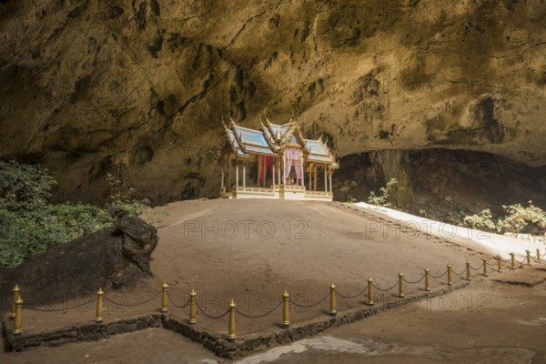 Phraya Nakhon Cave, Hua Hin, Prachuap Khiri Khan Province, Thailand, Asia