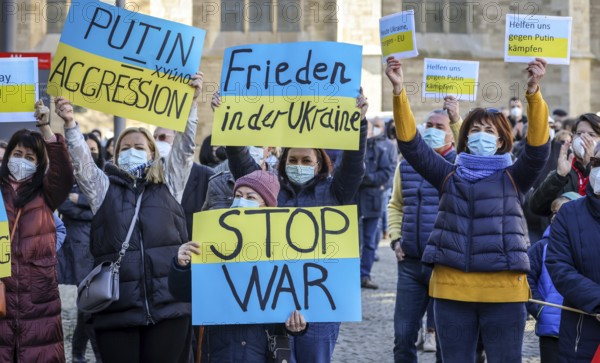 Wesel, North Rhine-Westphalia, Germany, Demonstration against Putin's war in Ukraine. Peace