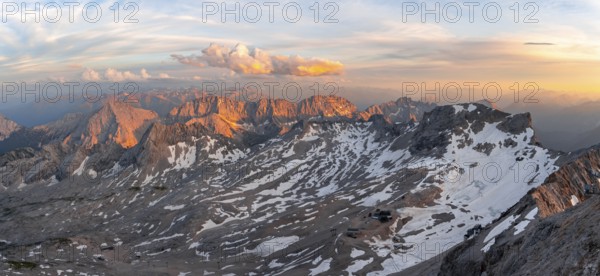 View of mountain panorama from the summit of the Zugspitze, Zugspitzplatt and Mieminger Kette,