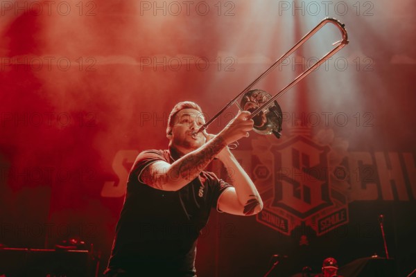 Chris Altmann, trombone player from Sondaschule live at the Berlin Velodrom on 12/02/2025