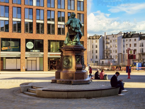 Lessing Monument, Gänsemarkt, Hamburg, Germany, Europe