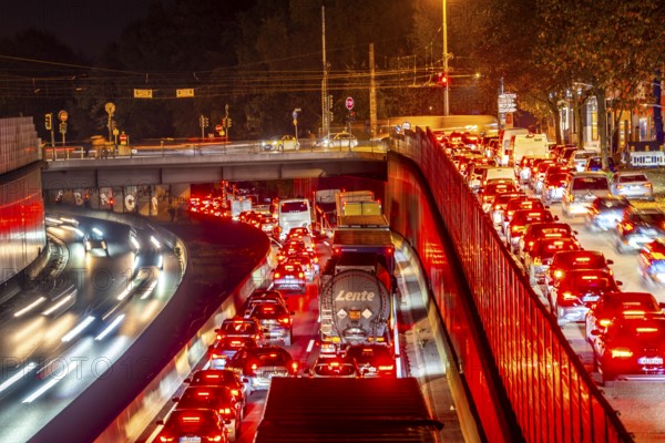 Evening traffic, partly with congestion, slow-moving traffic on the A40 motorway, traffic jam