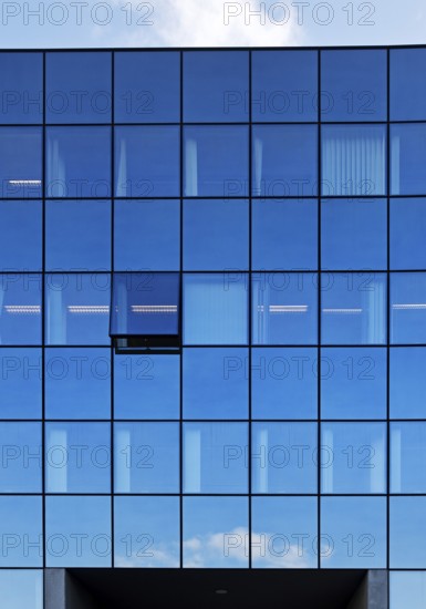 Modern, mirrored glass architecture, Prinzenpark, architect Walter Brune, Düsseldorf, North