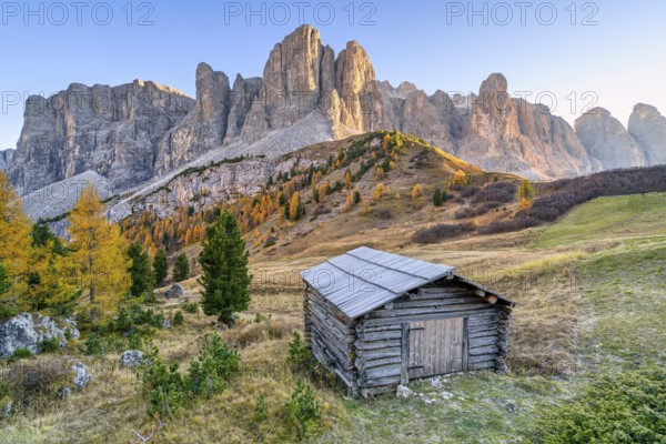 Hut in front of Sella Group, Gardena Pass, Passo Gardena, autumn, Sella Group, Dolomites, Bolzano,