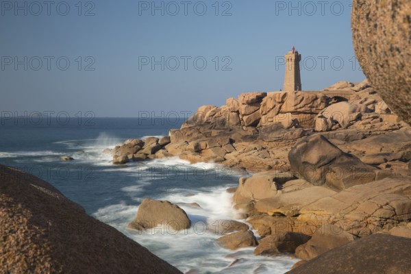 Lighthouse Mean Ruz at Ploumanac'h, Côtes d'Armor in the last evening light