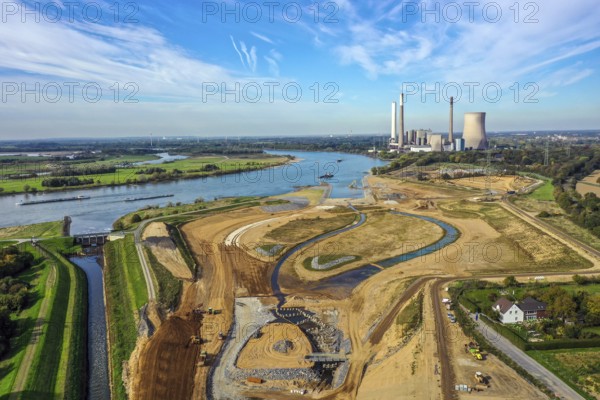 Dinslaken, North Rhine-Westphalia, Germany, Emscher estuary into the Rhine. On the right, the