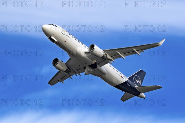 Aircraft Lufthansa, D-AIZR, Airbus A320-200