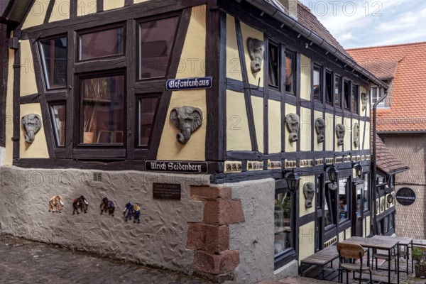 Cafe and bistro Elefantenhaus, old half-timbered house, restored by carver and sculptor Ulrich