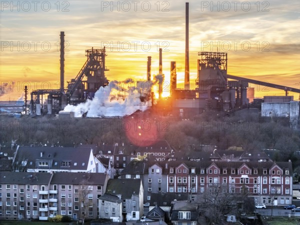 Blast furnaces Schwelgern 1 and 2, residential buildings in Duisburg-Marxloh, ThyssenKrupp Steel,