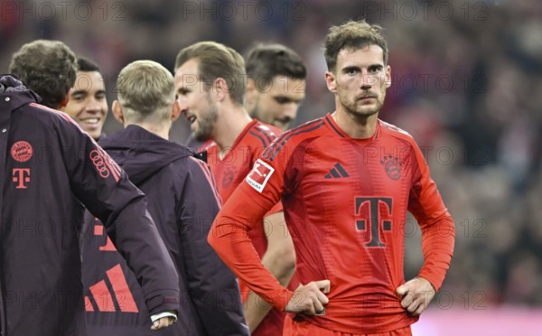 Leon Goretzka FC Bayern München FCB (08) disappointed while Harry Kane FC Bayern München FCB (09)