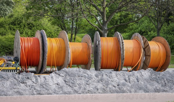 Duisburg, North Rhine-Westphalia, Germany, Internet broadband expansion, construction site for