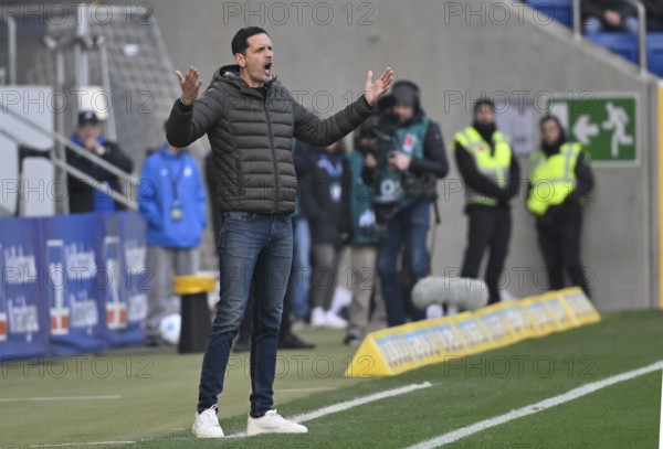 Coach Dino Toppmöller Eintracht Frankfurt SGE on the sidelines Gesture Gesture PreZero Arena,