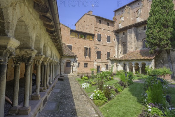 Inner courtyard with cloister of Saint Salvy, Albi, Département Tarn, France, Europe