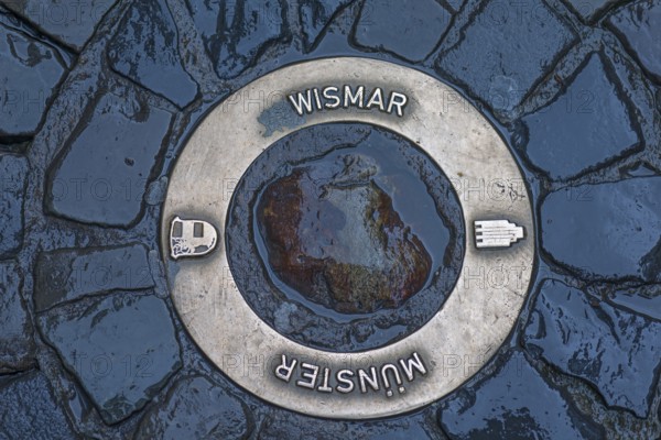 Town twinning ring between Münster and Wismar in the pedestrian zone, Münster, North