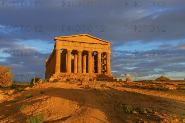 Temple of Concordia, Valley of Temples, Agrigento, Sicily, Italy, Europe