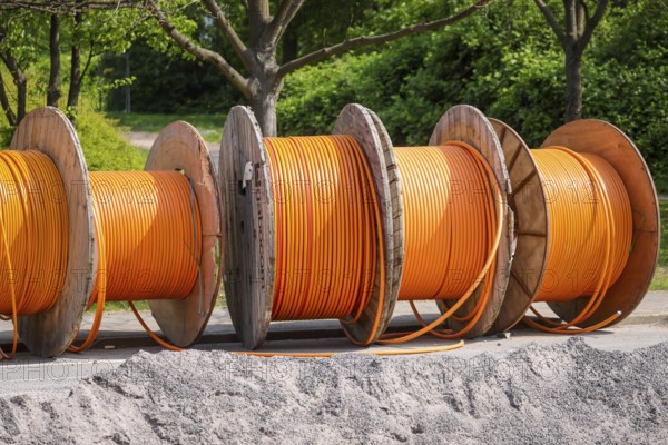 Duisburg, North Rhine-Westphalia, Germany, Internet broadband expansion, construction site for