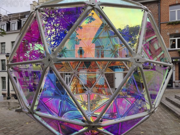 Marollescenece, art installation, title Dichroic Moon, object with a dichroic foil coating, Rue de
