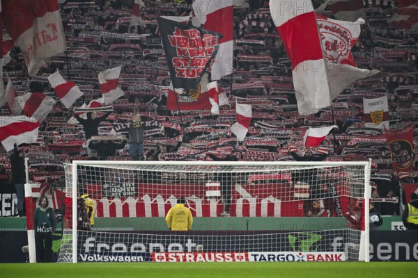 Cannstatter Kurve, fan block, fans, fan curve, flags, flags, atmosphere, atmospheric VfB Stuttgart,