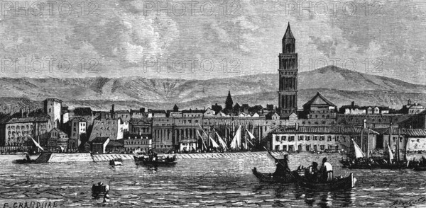 City view of Split or Spálato on the Dalmatian coast, view from the Adriatic Sea, old town, UNESCO