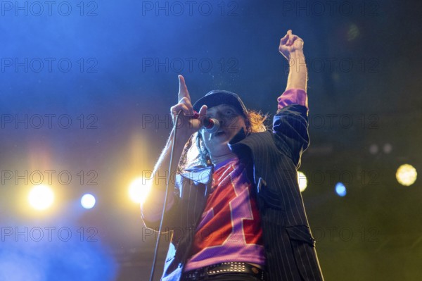 GOGOL BORDELLO, folk punk band, USA, concert, 15.02.2025, Max-Schmeling-Halle, Berlin, Germany <