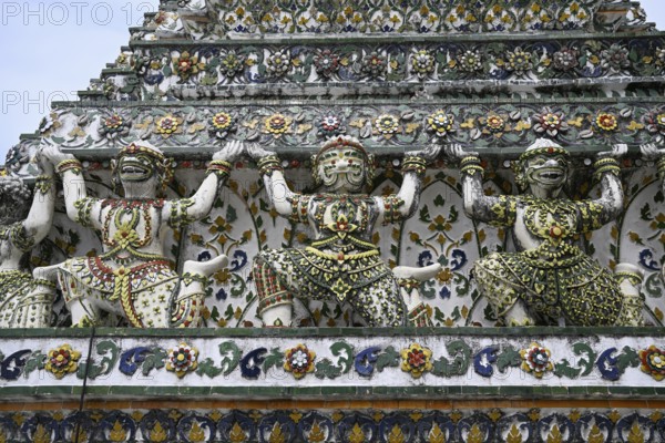 Figures decorated with ceramic shards, detail, Wat Arun, Temple of Dawn, Bangkok, Thailand, Asia