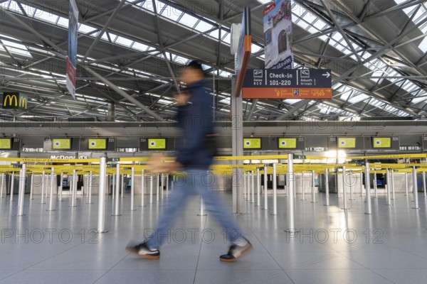 Cologne-Bonn Airport, warning strike by the Verdi trade union, public service and ground handling