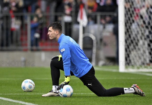 Warm-up training goalkeeper Kevin Müller 1. FC Heidenheim 1846 FCH (01)
