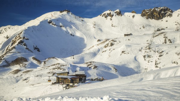 Hoefatsblick mountain station, behind it the summit station, Nebelhorn, 2224m, near Oberstdorf,