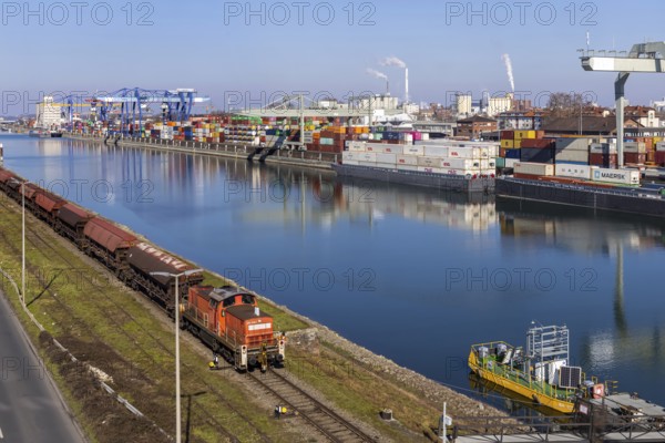 The port of Mannheim is one of Europe's most important inland ports and container terminals. Sea