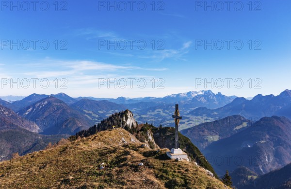 Drone shot, summit cross on the Schwarzer Berg with a view of the Gschirrwand Lammertal and