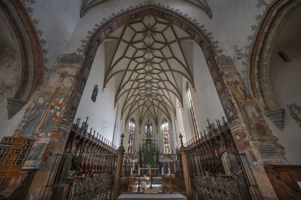 Vault and chancel of St Martin's Church, Gothic basilica, completed around 1500, Memmingen, Swabia,