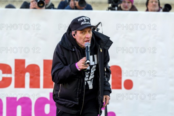 Bela B from Die Ärzte plays at Hand in Hand against right-wing extremism, August-Bebel-Platz,
