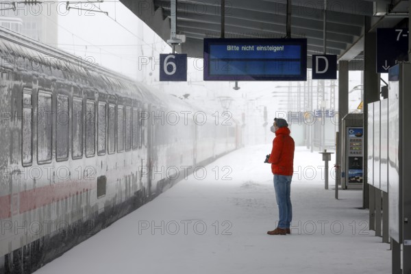 Essen, North Rhine-Westphalia, Germany - Onset of winter in the Ruhr area, Essen railway station,