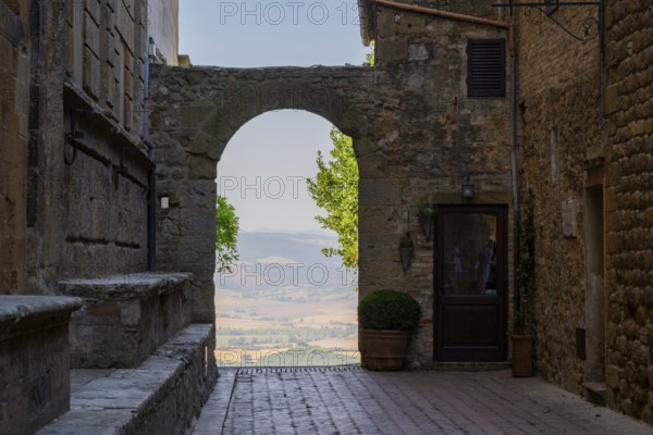 Typical townscape, Pienza, Val d'Orcia, Orcia Valley, UNESCO World Heritage Site, Siena Province,