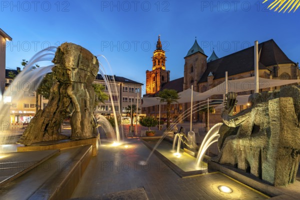 The Kilianskirche church and the Comedians' Fountain at dusk, Heilbronn, Baden-Württemberg,