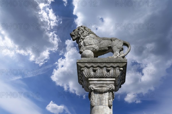 Lion column, war memorial on the cathedral square, Eichstätt, Upper Bavaria, Germany, Europe