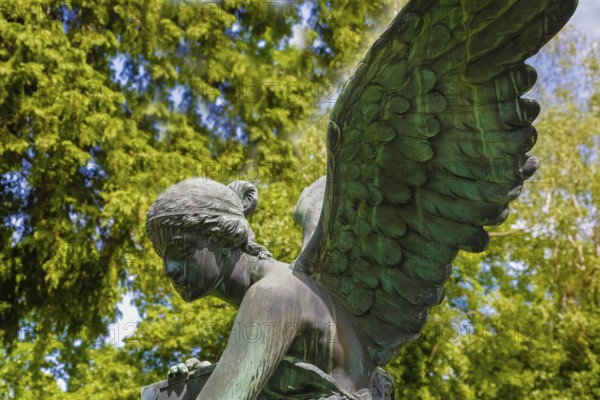 Historical cemetery, Tour, Memorial, Kurz family, Dr Otto Kurz 1864 to 1915, Sculpture of a woman,
