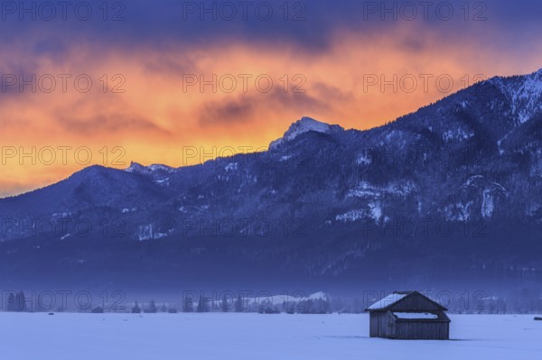 Dawn, cloudy mood, hut, mountains, snow, winter, Loisach-Lake Kochel moor, view of Benediktenwand,