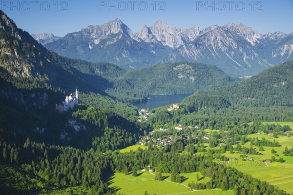Neuschwanstein Castle, Hohenschwangau near Fuessen, Ostallgaeu, Allgaeu, Bavaria, Germany, Europe