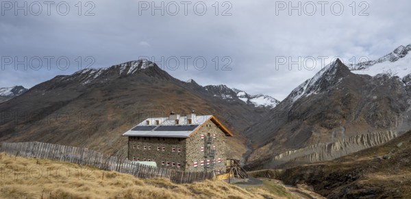 Mountain hut Martin-bush-Hütte, mountain landscape in the Niedertal valley in autumn, Vent, Ötztal