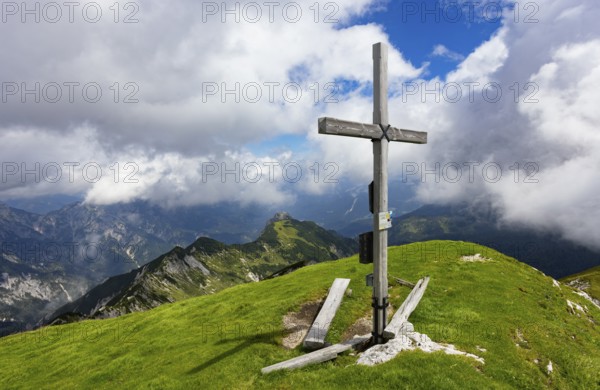 Summit cross on the Gamsfeld, Russbach, Osterhorn group, Salzkammergut, Salzburg province, Austria,
