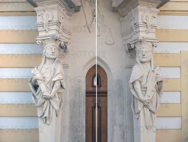 Figures at the entrance portal of the former cathedral chapter drinking parlour, today the