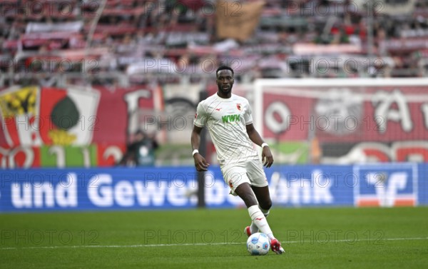 Chrislain Matsima FC Augsburg FCA (05) Action on the ball WWK Arena, Augsburg, Bavaria, Germany,