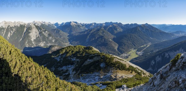 View at the summit of the Große Arnspitze, mountain panorama with Karwendel Mountains and