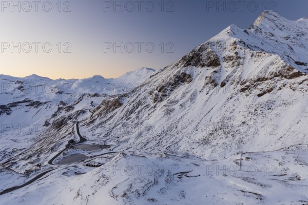 View from the Hochtor on the Grossglockner High Alpine Road to the surrounding mountains