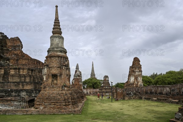 Temple ruins at Wat Mahathat, Temple of the Great and Holy Relic, Ayutthaya, Ayutthaya Province,
