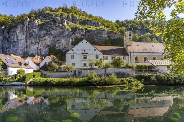 Market town of Essing with Heilig Geist parish church in Altmühltal, Lower Bavaria, Bavaria,