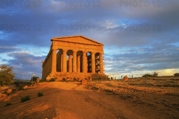 Temple of Concordia, Valley of the Temples, Agrigento, Sicily, Italy, Europe